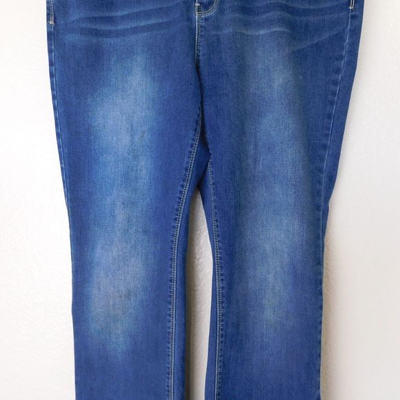 Buffalo David Bitton Jeans Ladies Size 12 x 30 Embroidered Designer Indigo Denim - Picture 7 of 9